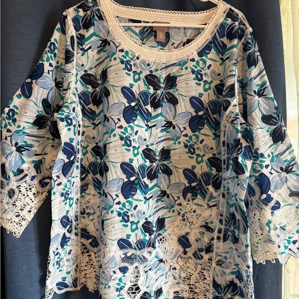 Chico’s Floral Crochet Trim Top – Size 2(L)100% Cotton Body
